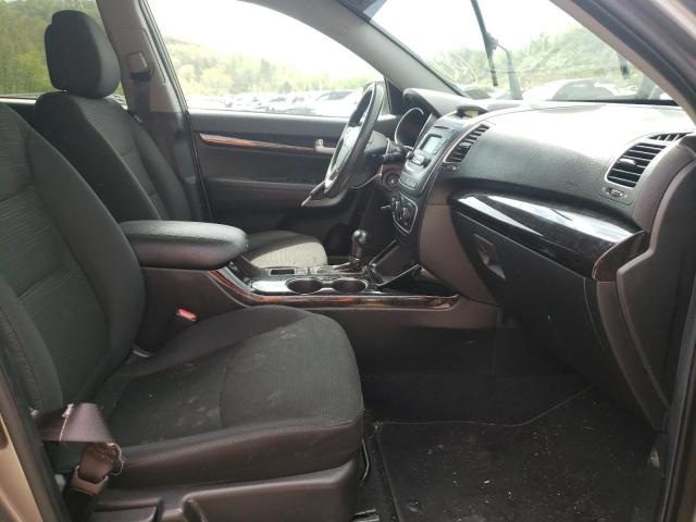 Photo 5 from auction – 2015 KIA SORENTO LX with VIN 5XYKT3A67FG572528
