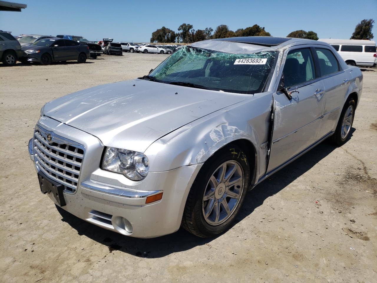 Photo 2 from auction – 2005 CHRYSLER 300C with VIN 2C3JA63H35H653760