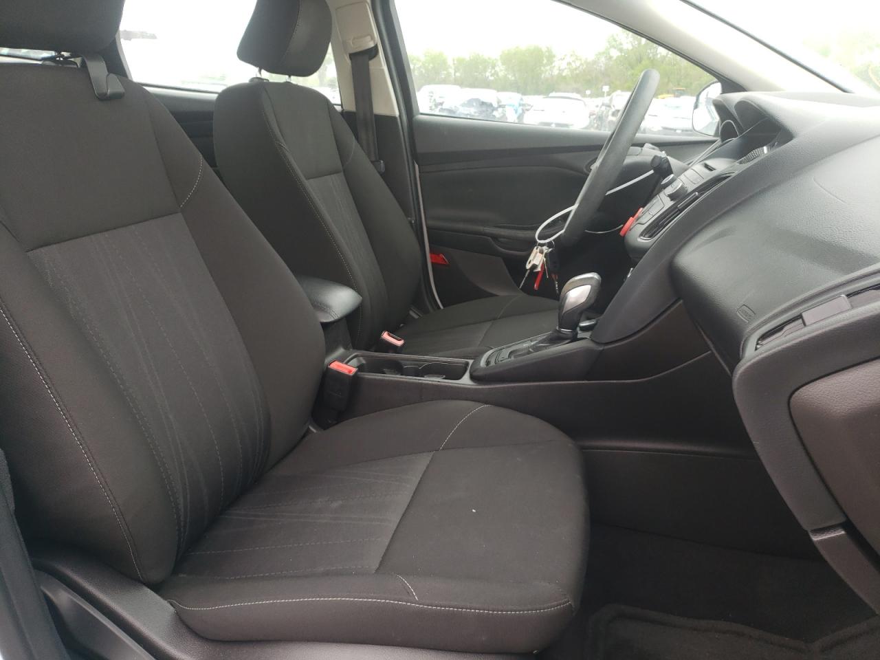 Photo 5 from auction – 2015 FORD FOCUS SE with VIN 1FADP3F28FL250154