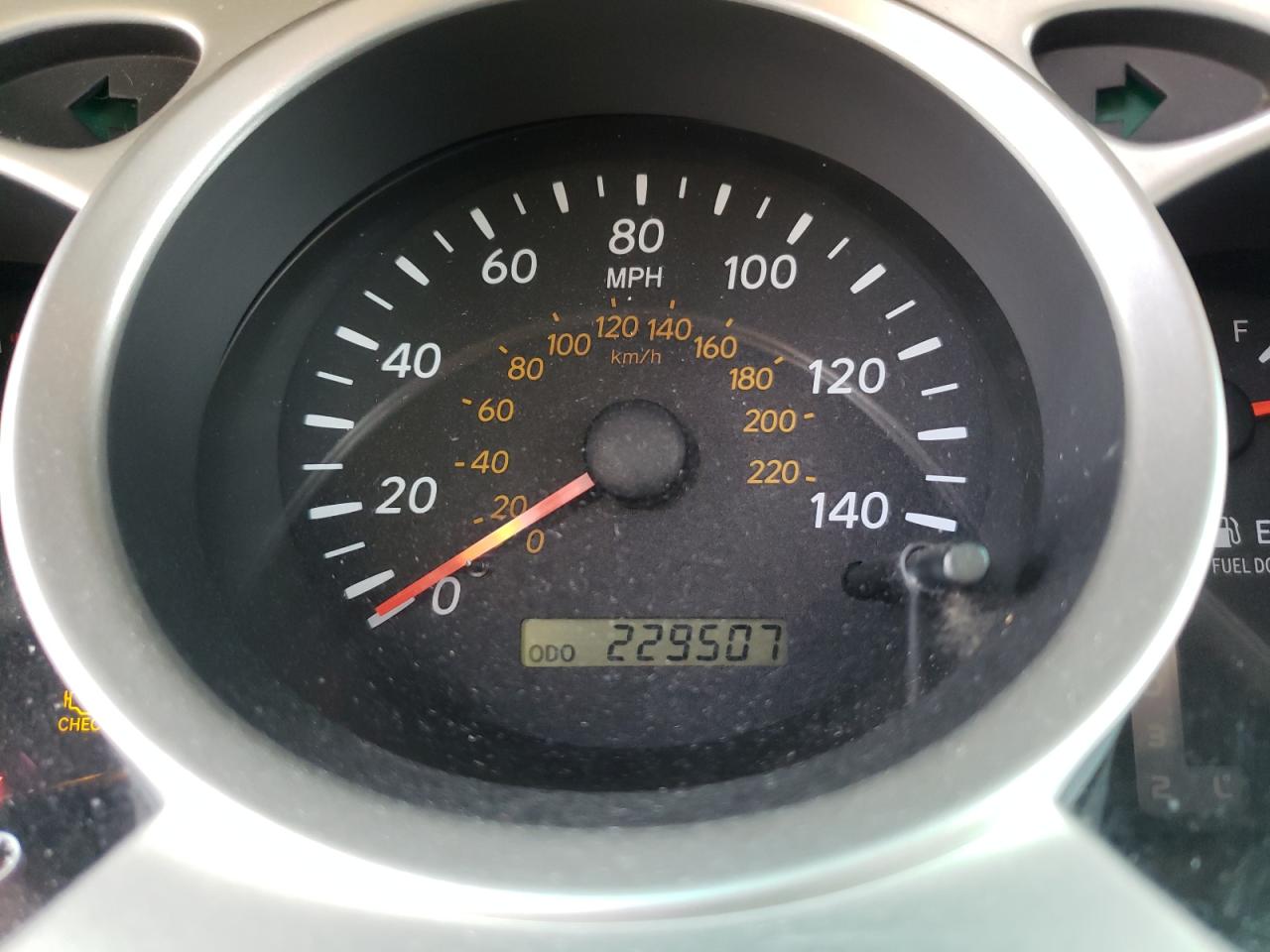Photo 8 from auction – 2005 TOYOTA HIGHLANDER with VIN JTEEP21A050107508