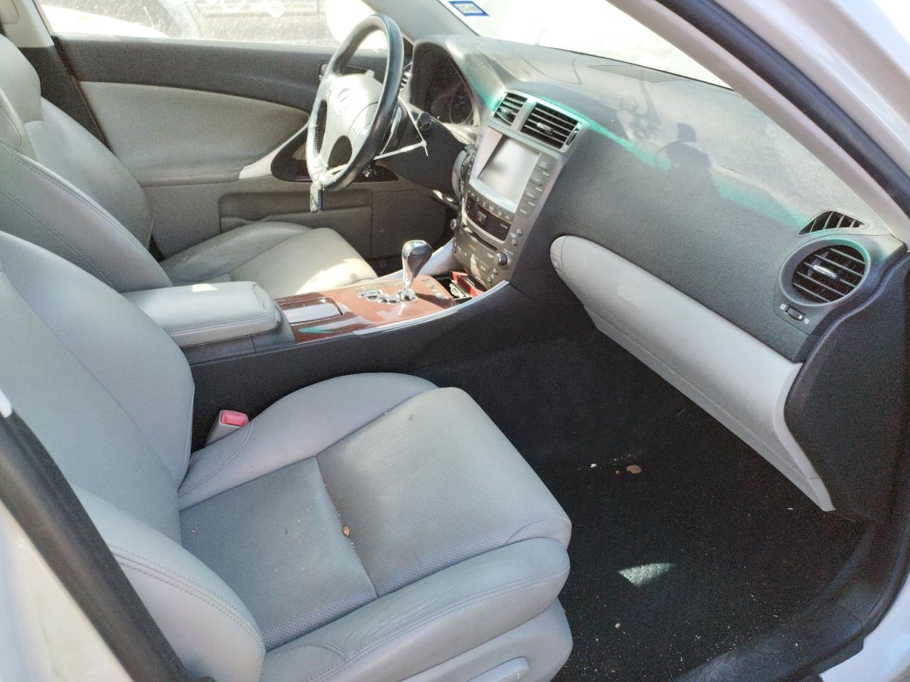 Photo 5 from auction – 2006 LEXUS IS 250 with VIN JTHCK262162004713
