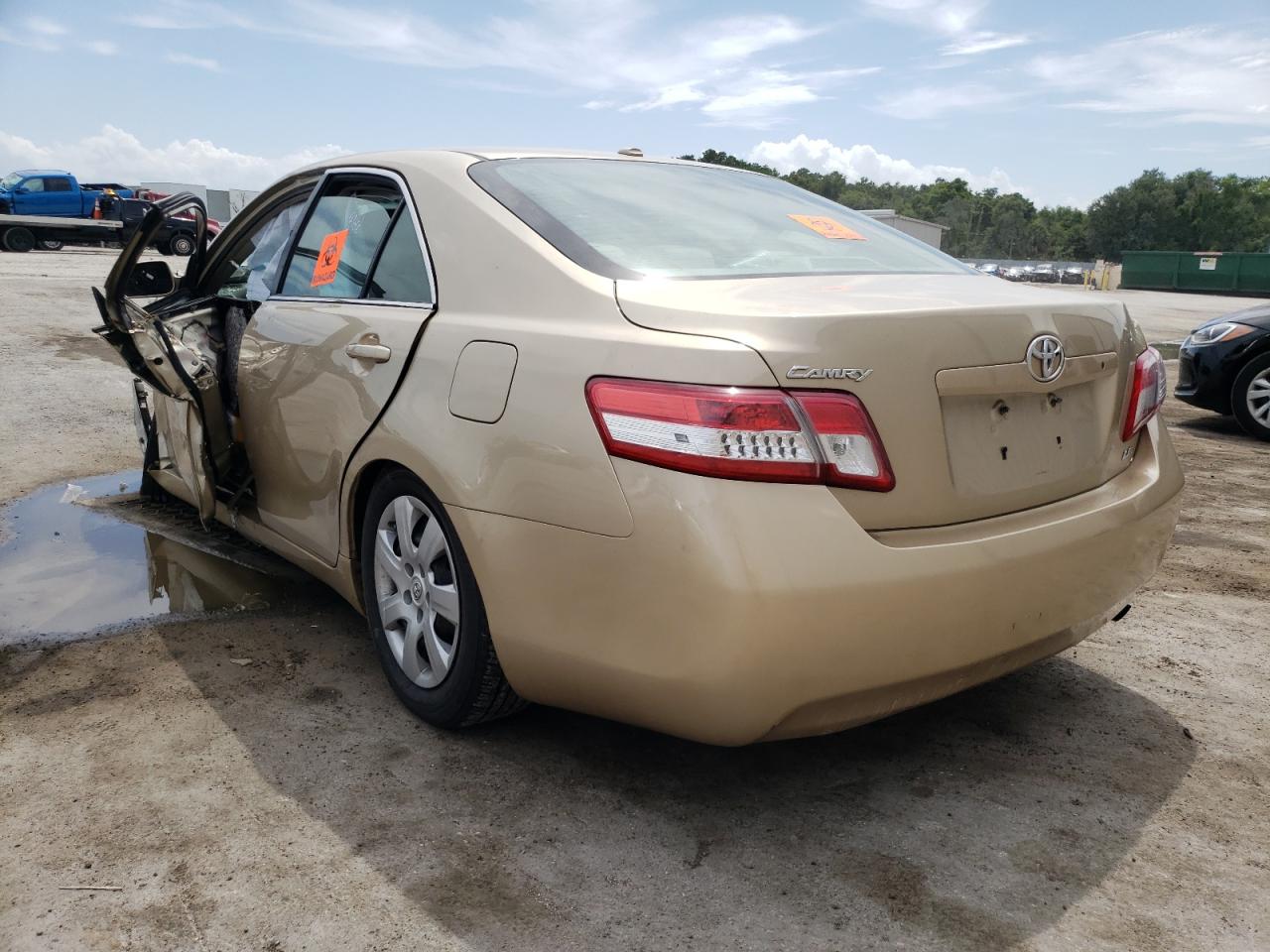 Photo 3 from auction – 2011 TOYOTA CAMRY with VIN 4T1BF3EK0BU139720