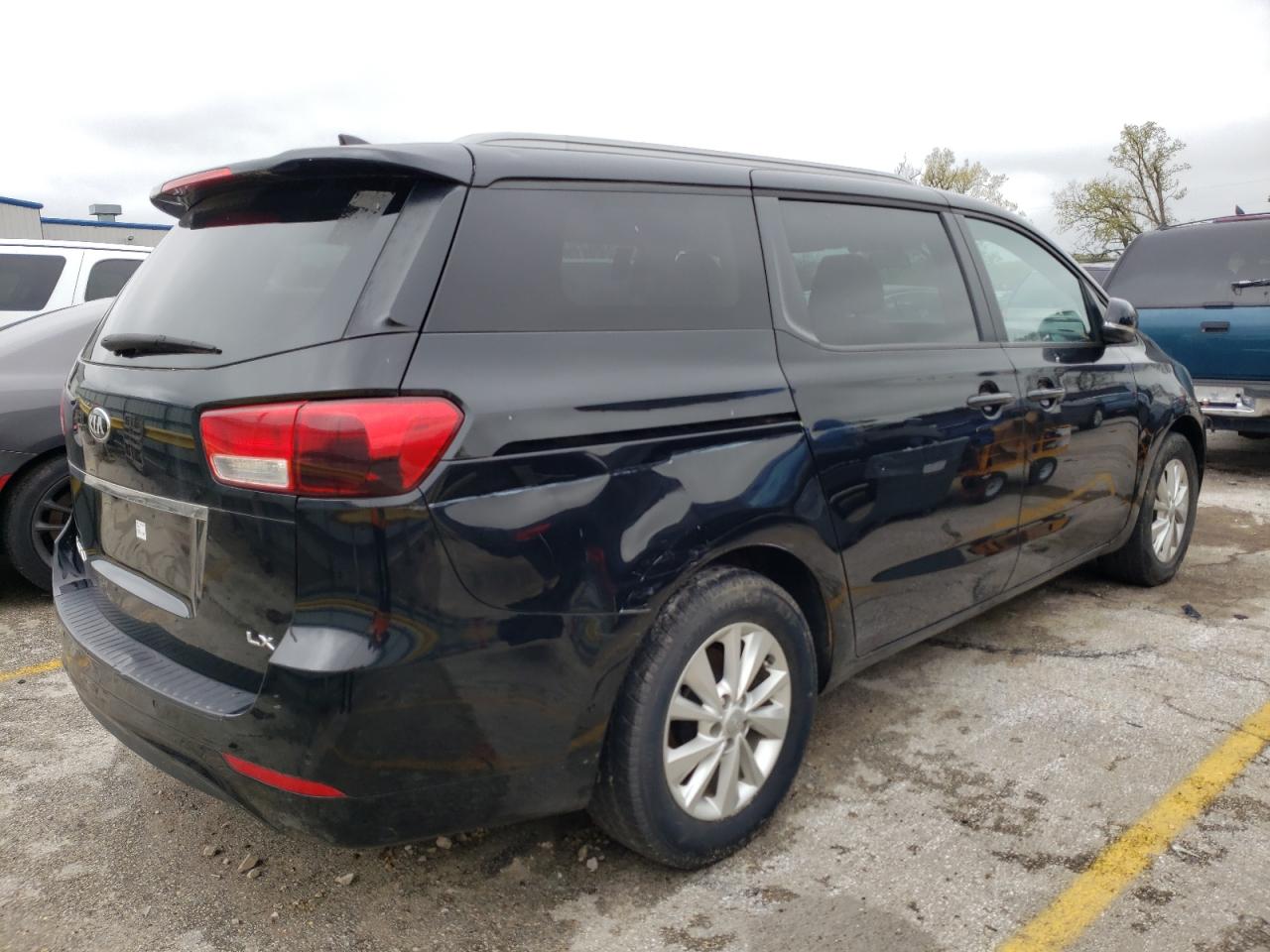 Photo 4 from auction – 2015 KIA SEDONA LX with VIN KNDMB5C19F6021559