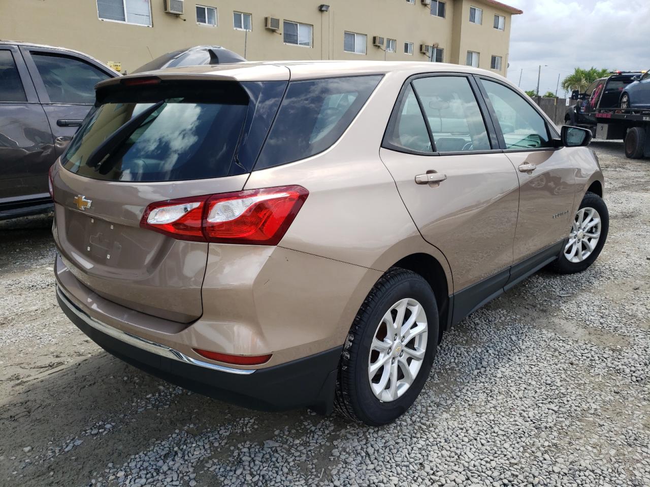 Photo 4 from auction – 2018 CHEVROLET EQUINOX LS with VIN 2GNAXHEV1J6348473