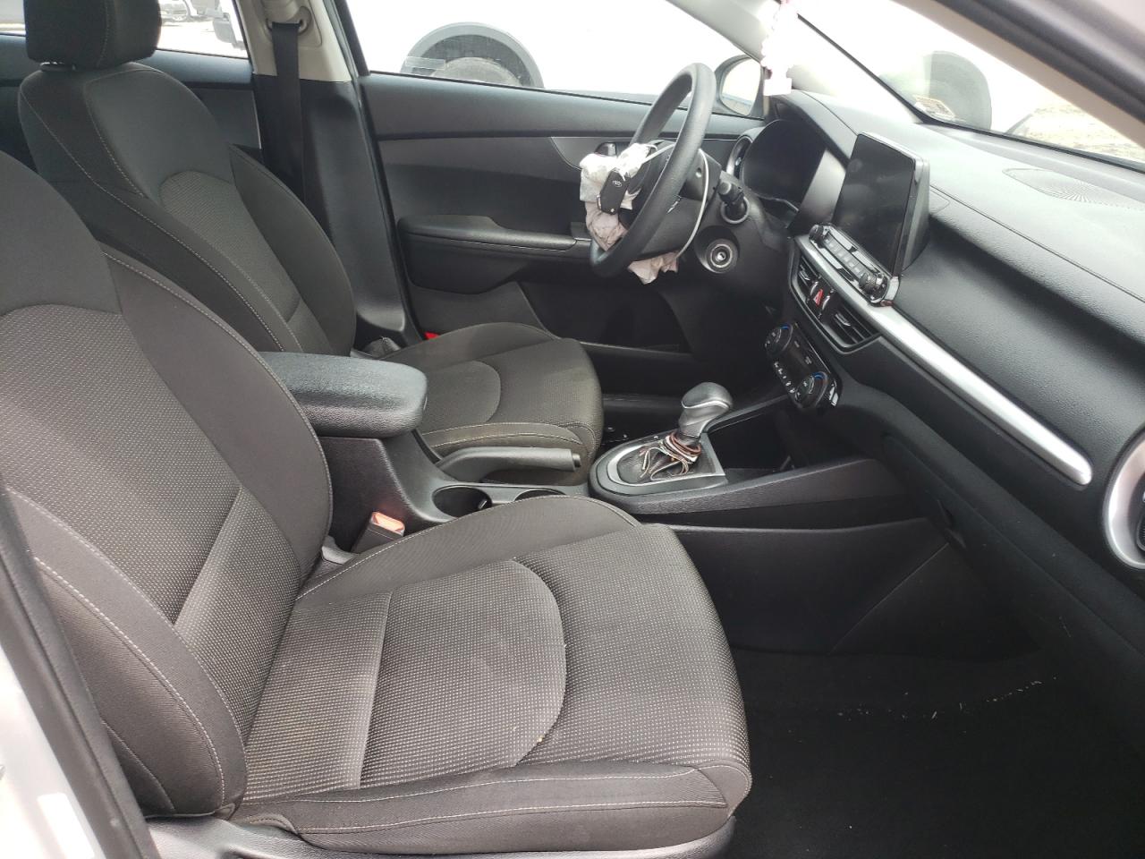 Photo 5 from auction – 2019 KIA FORTE FE with VIN 3KPF24AD9KE004443