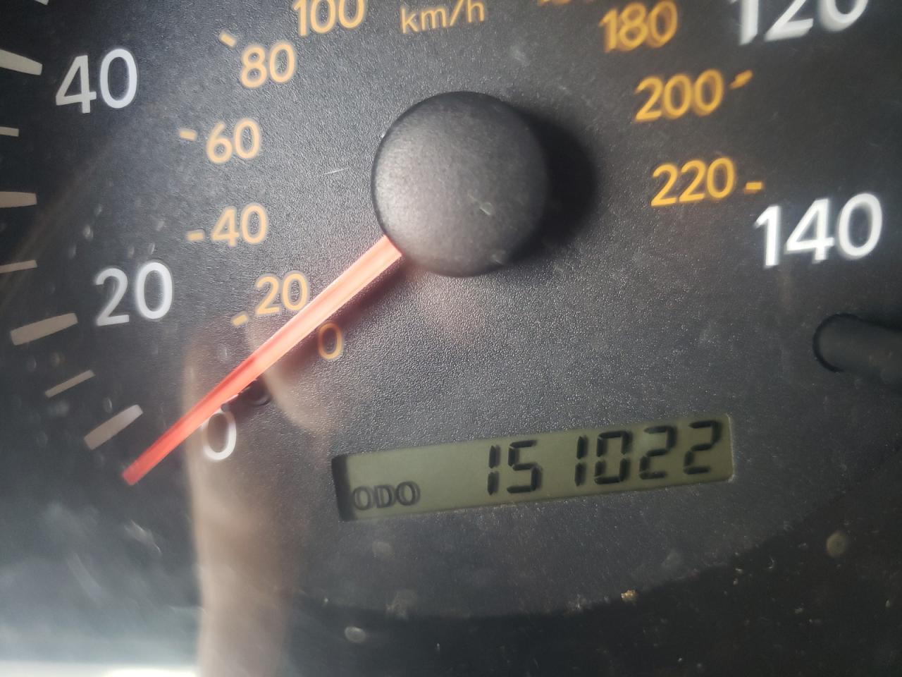 Photo 8 from auction – 2004 TOYOTA HIGHLANDER with VIN JTEDP21A440011715