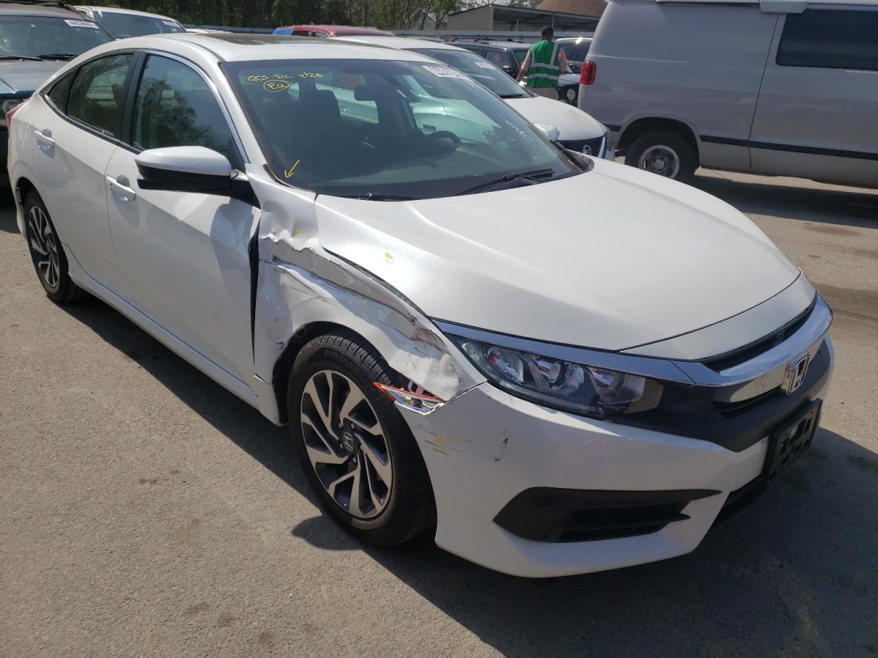 HONDA CIVIC EX 2018 with VIN 19XFC2F78JE205317 - Photo from auction