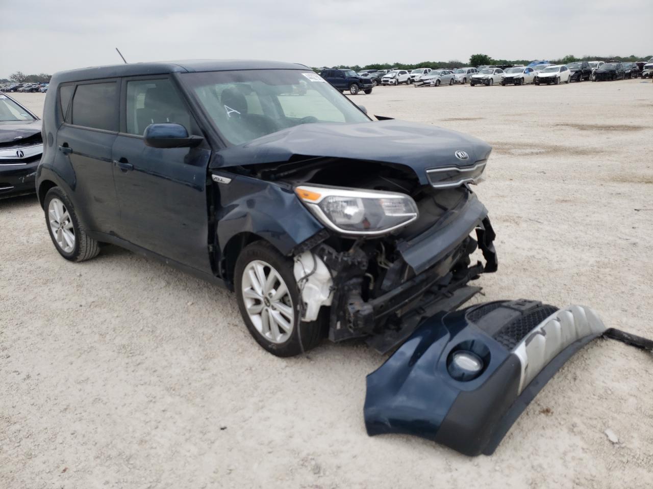 KIA SOUL + 2018 مع رقم تعريف المركبة KNDJP3A50J7603437 - صورة من المزاد