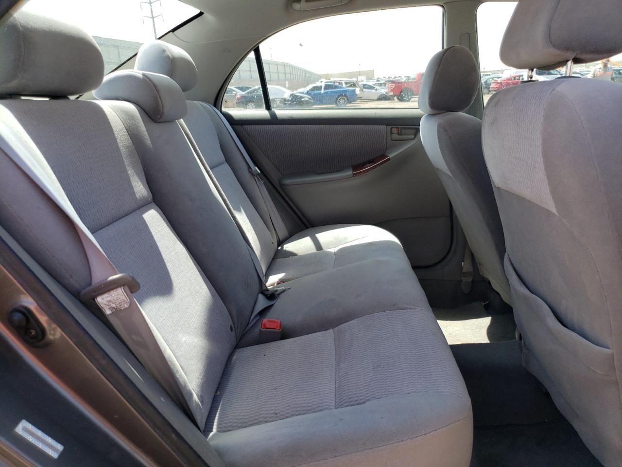 Photo 6 from auction – 2005 TOYOTA COROLLA CE with VIN 1NXBR30EX5Z429024