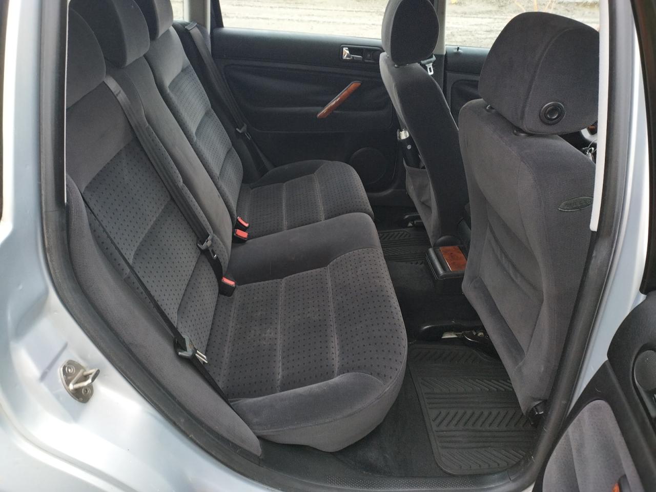 Photo 6 from auction – 2000 VOLKSWAGEN PASSAT GLS with VIN WVWRH23B6YE243738