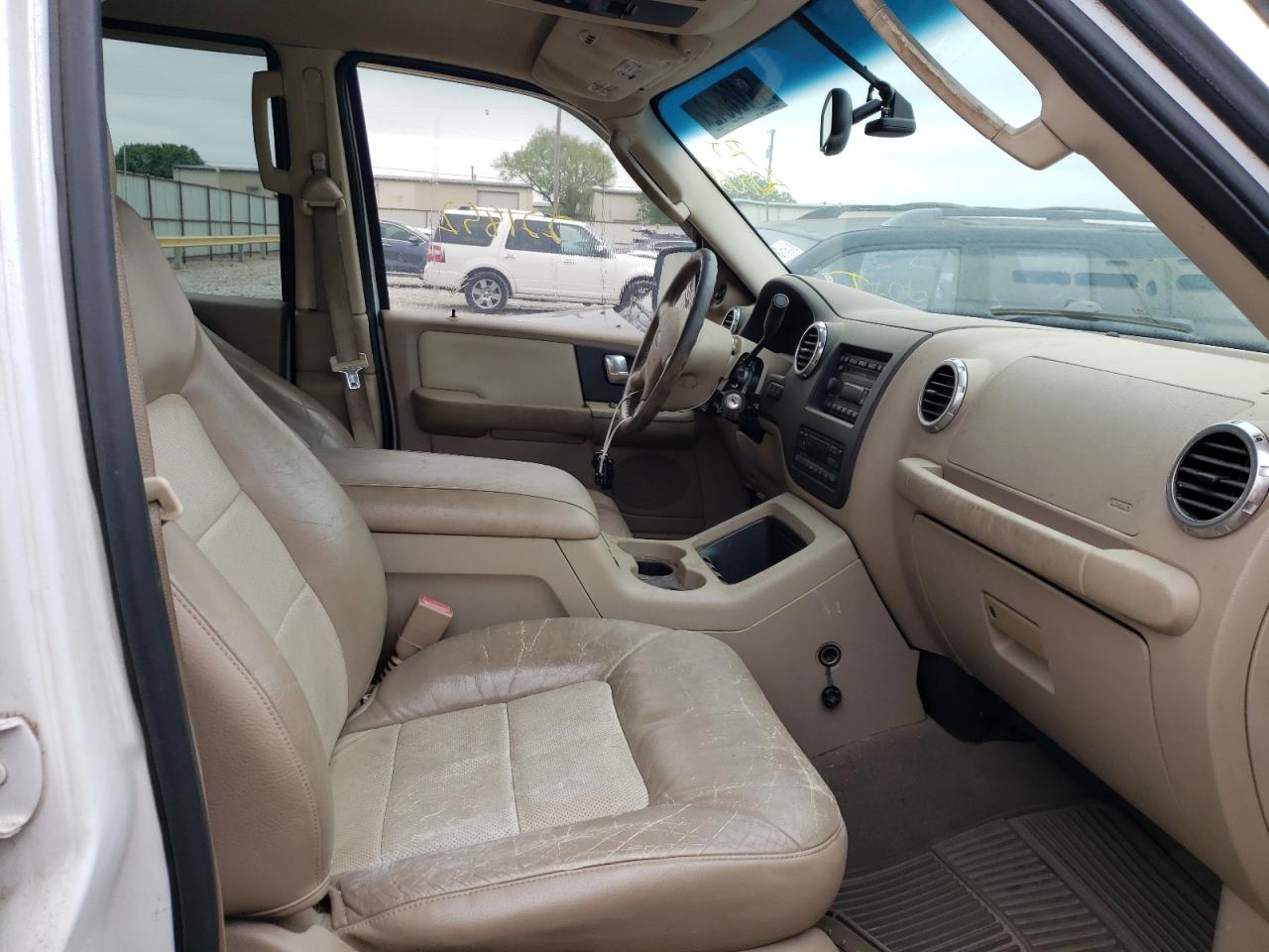 Photo 5 from auction – 2003 FORD EXPEDITION with VIN 1FMRU17L43LA08084