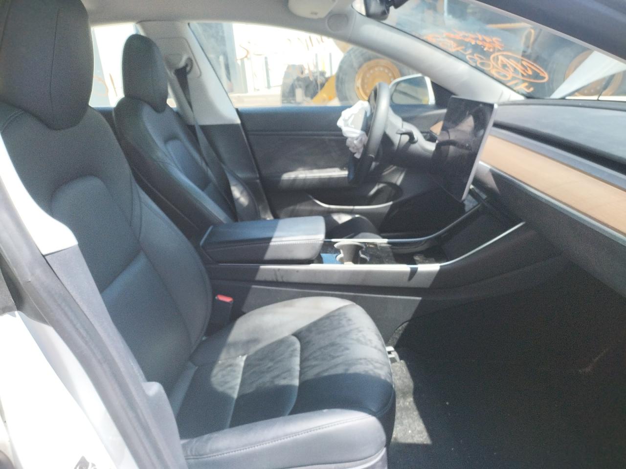 Photo 5 from auction – 2020 TESLA MODEL 3 with VIN 5YJ3E1EB3LF712457