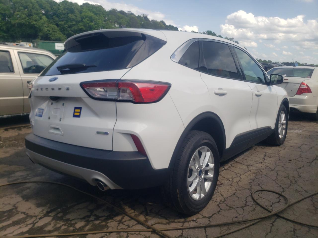 Photo 4 from auction – 2020 FORD ESCAPE SE with VIN 1FMCU9G64LUA45869