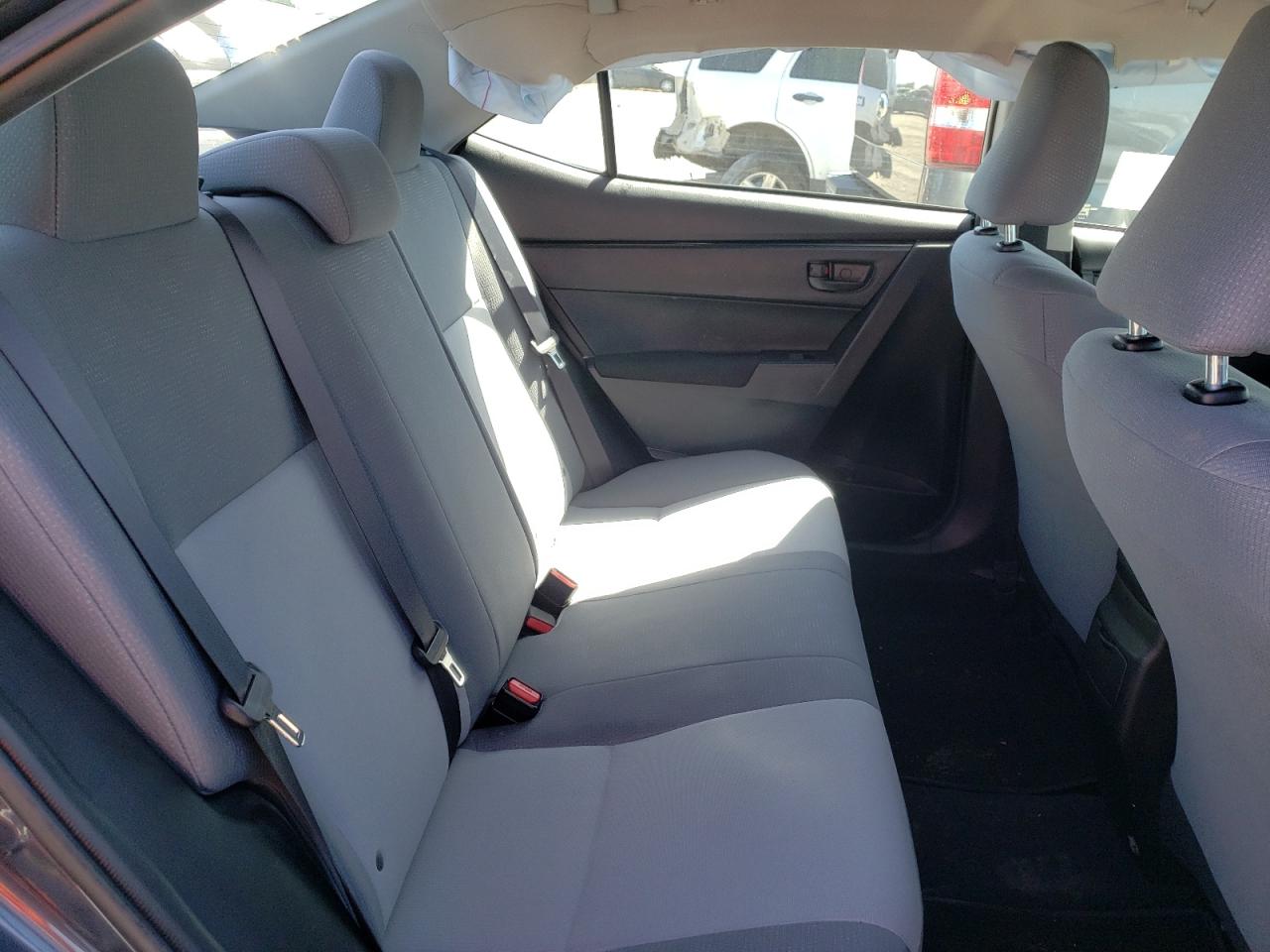 Photo 6 from auction – 2017 TOYOTA COROLLA L with VIN 5YFBURHEXHP688365