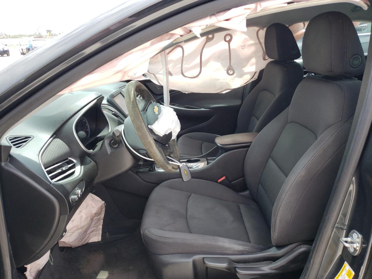 Photo 5 from auction – 2017 CHEVROLET MALIBU LS with VIN 1G1ZB5ST3HF289124