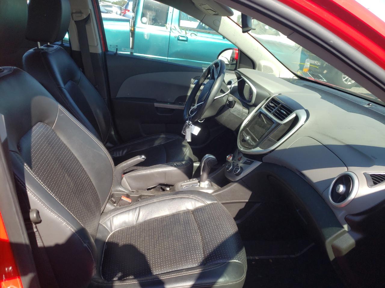 Photo 5 from auction – 2019 CHEVROLET SONIC PREM with VIN 1G1JF5SB3K4125853