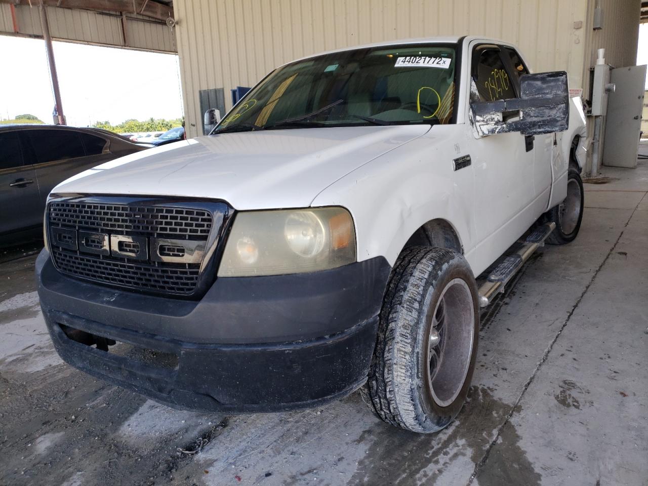 Photo 2 from auction – 2006 FORD F150 with VIN 1FTRX12W06FB76210