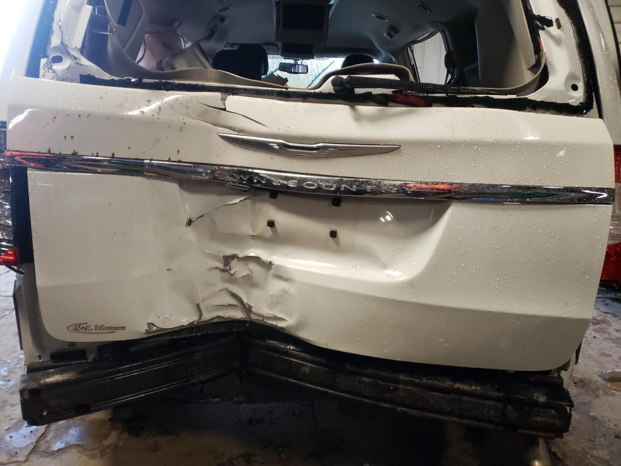 Photo 10 from auction – 2015 CHRYSLER TOWN & COU with VIN 2C4RC1CG3FR521838