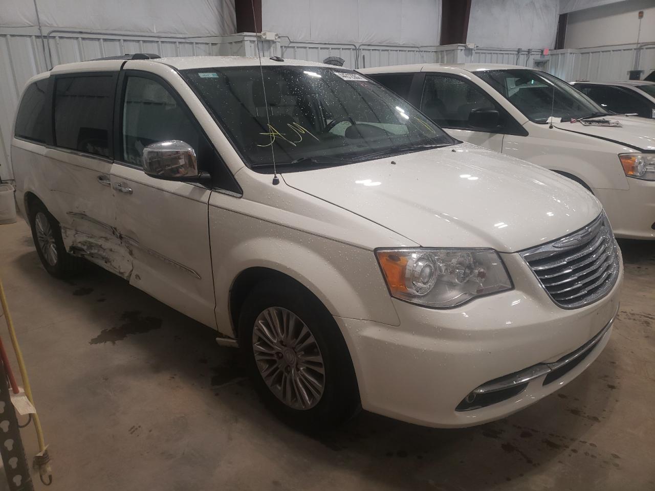 CHRYSLER TOWN & COU 2011 with VIN 2A4RR6DG1BR783419 - Photo from auction