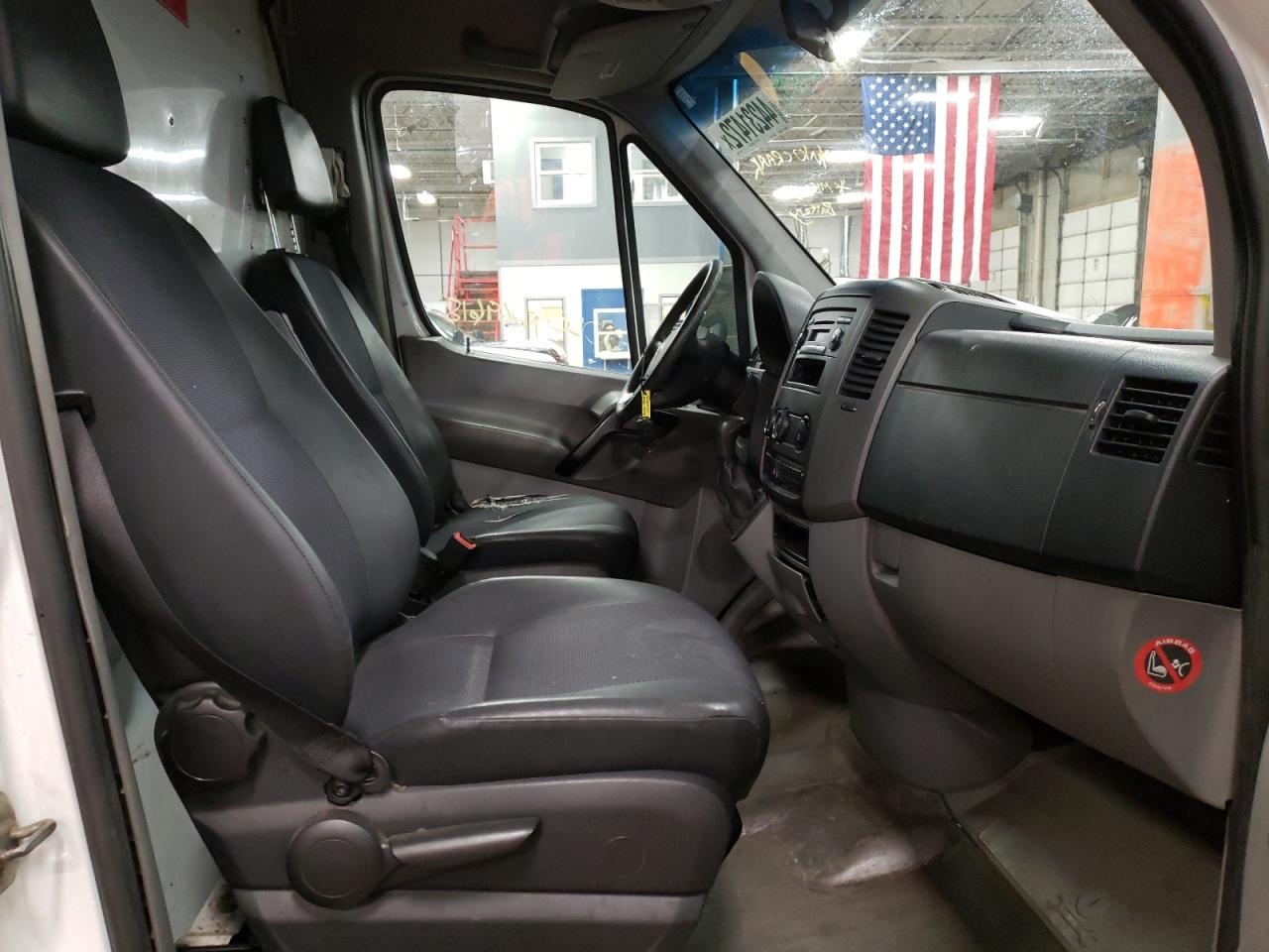 Photo 5 from auction – 2008 DODGE SPRINTER 2 with VIN WD0PE845385312050