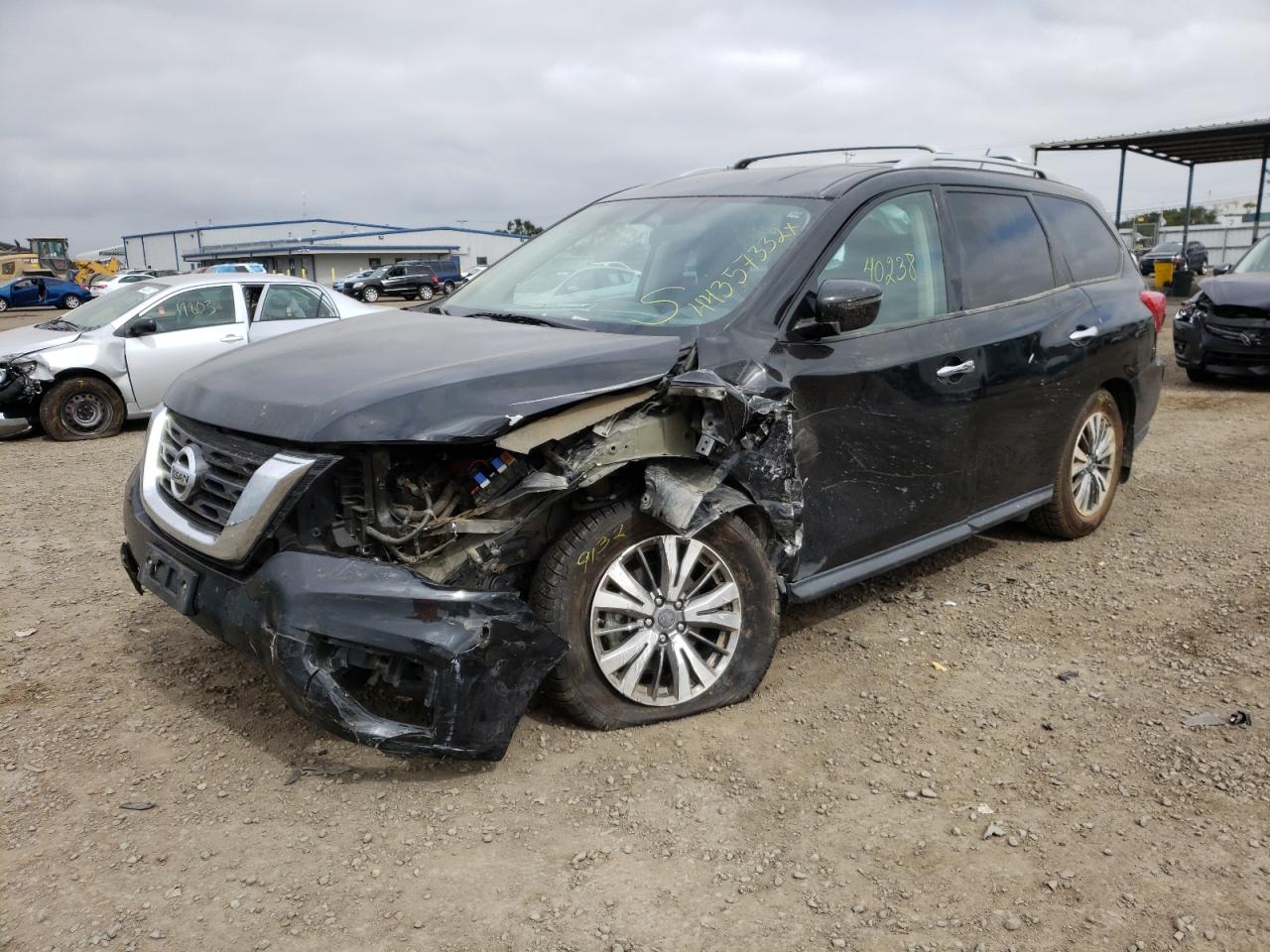 Photo 2 from auction – 2018 NISSAN PATHFINDER with VIN 5N1DR2MN9JC659893