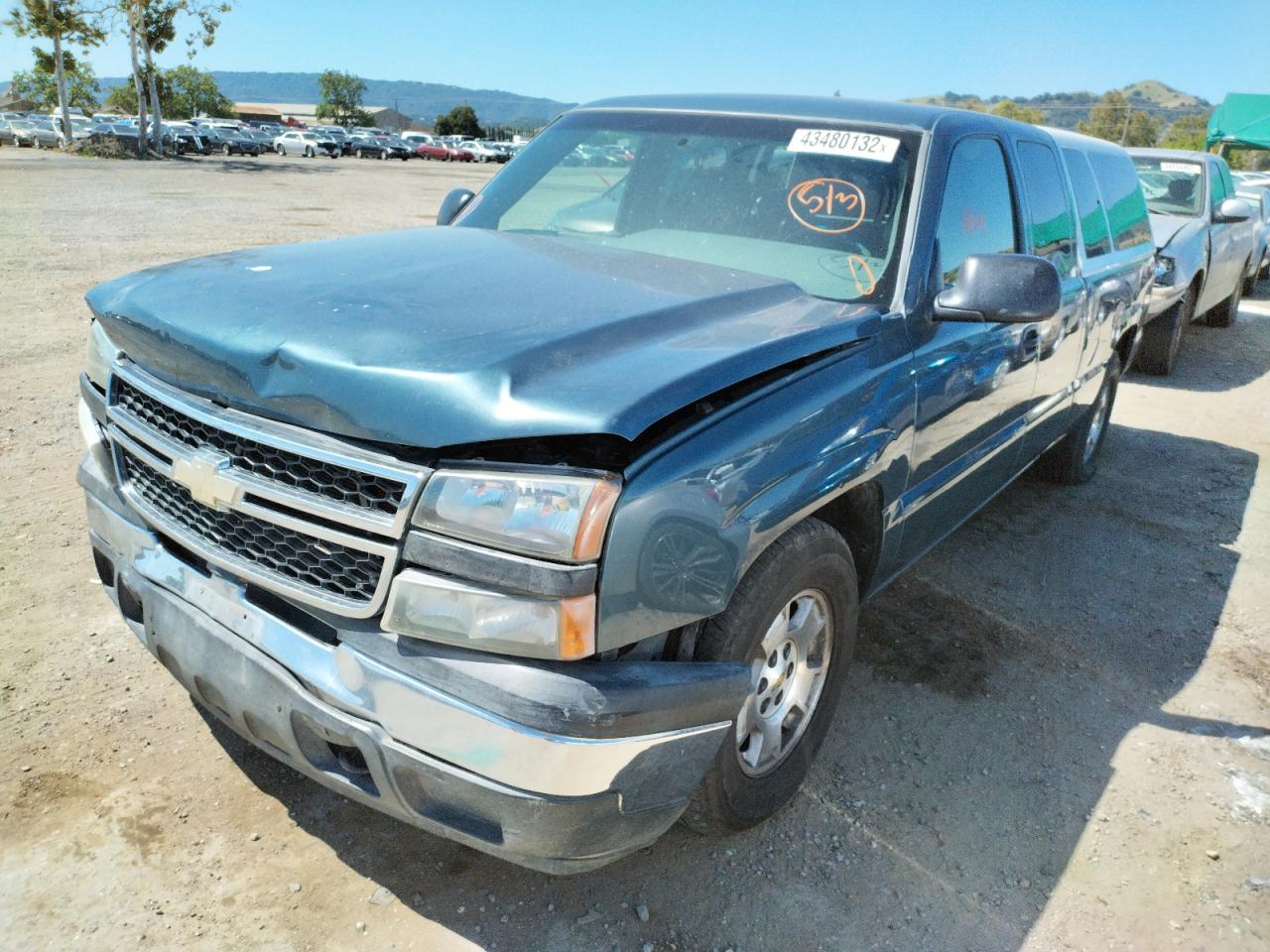 Photo 2 from auction – 2007 CHEVROLET SILVERADO with VIN 1GCEC19XX7Z164641