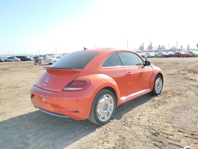 Photo 4 from auction – 2019 VOLKSWAGEN BEETLE SE with VIN 3VWJD7AT4KM718397