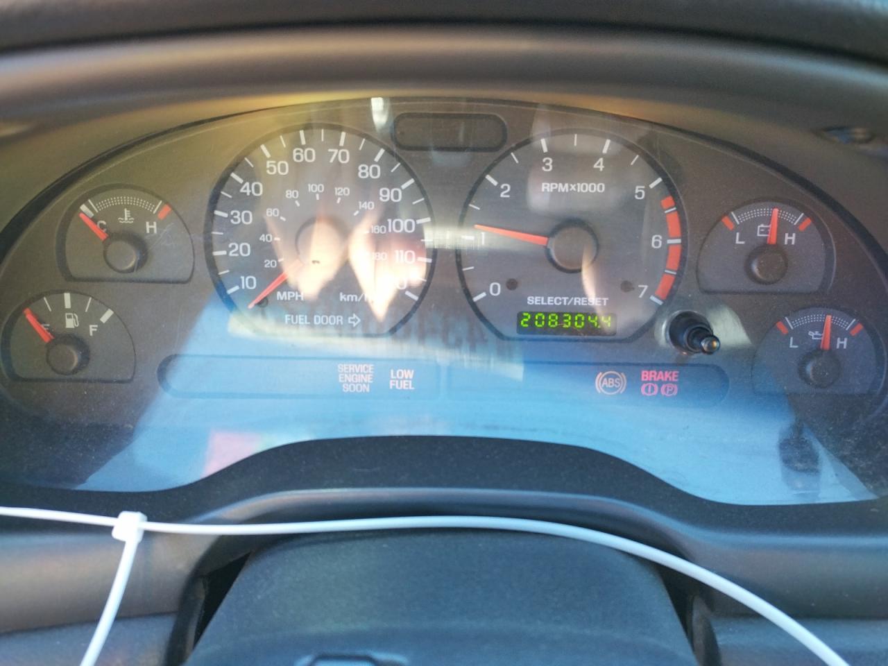 Photo 8 from auction – 2003 FORD MUSTANG with VIN 1FAFP40433F338113