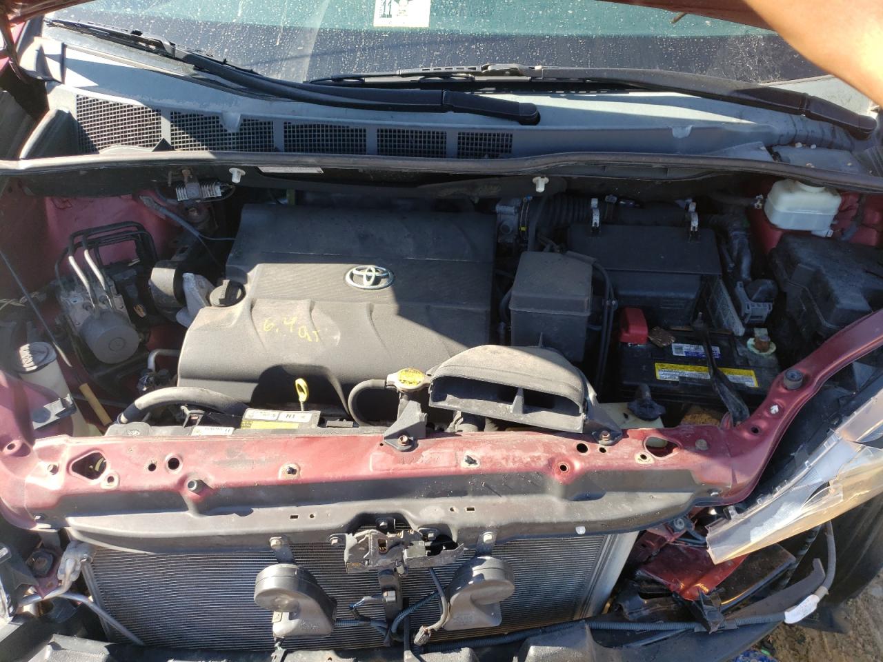 Photo 7 from auction – 2014 TOYOTA SIENNA XLE with VIN 5TDYK3DC7ES429904