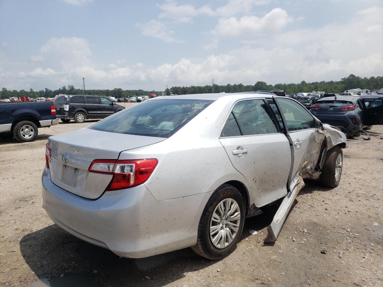 Foto 4 de la subasta – 2012 TOYOTA CAMRY BASE con VIN 4T1BF1FK2CU636031