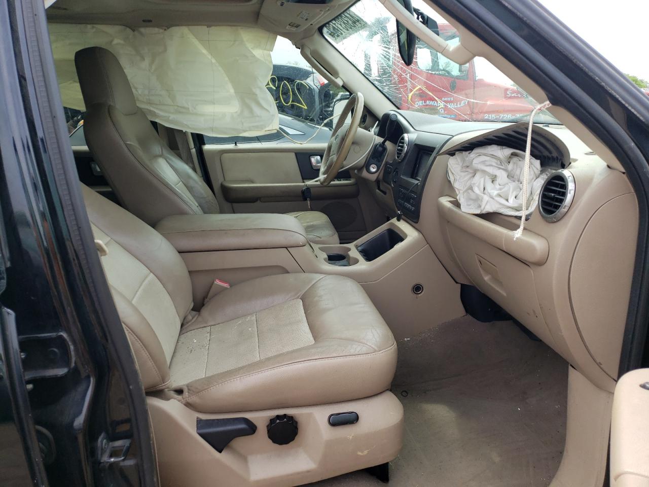 Photo 5 from auction – 2003 FORD EXPEDITION with VIN 1FMFU18L93LC50497