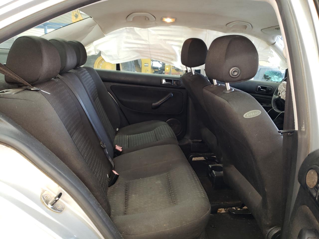 Photo 6 from auction – 2004 VOLKSWAGEN JETTA GL with VIN 3VWRK69M04M054327