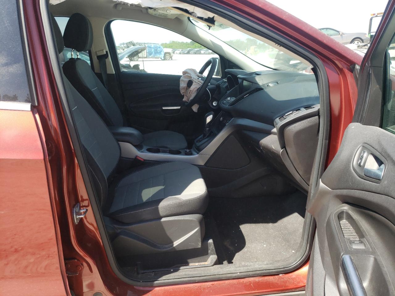 Photo 5 from auction – 2014 FORD ESCAPE SE with VIN 1FMCU0GX6EUC04785