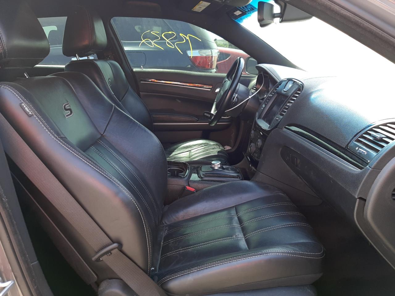 Photo 5 from auction – 2019 CHRYSLER 300 S with VIN 2C3CCAGG5KH517410