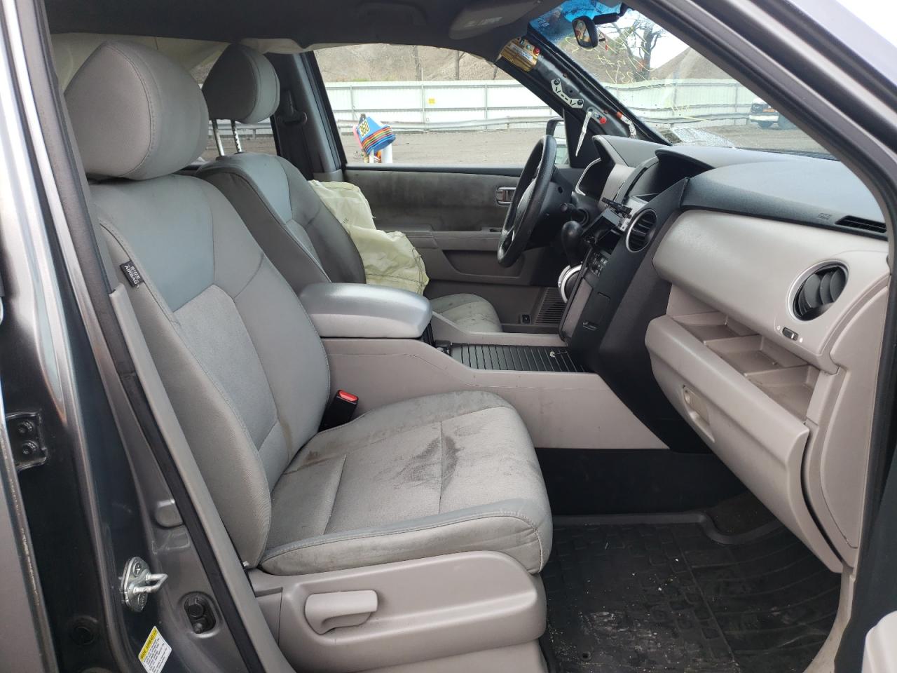 Photo 5 from auction – 2009 HONDA PILOT LX with VIN 5FNYF48279B026351