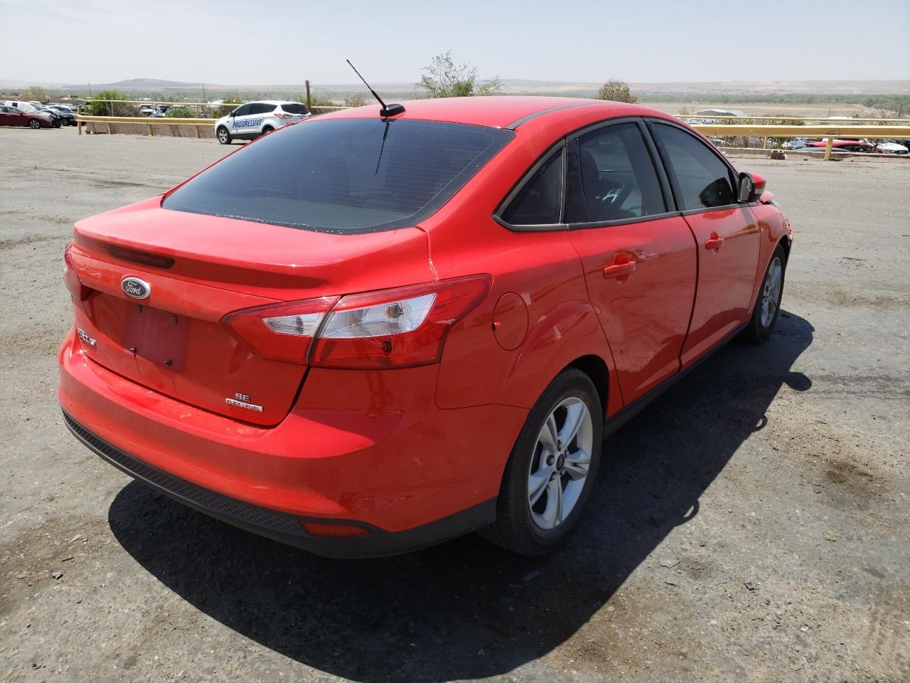 Photo 4 from auction – 2014 FORD FOCUS SE with VIN 1FADP3F2XEL452637