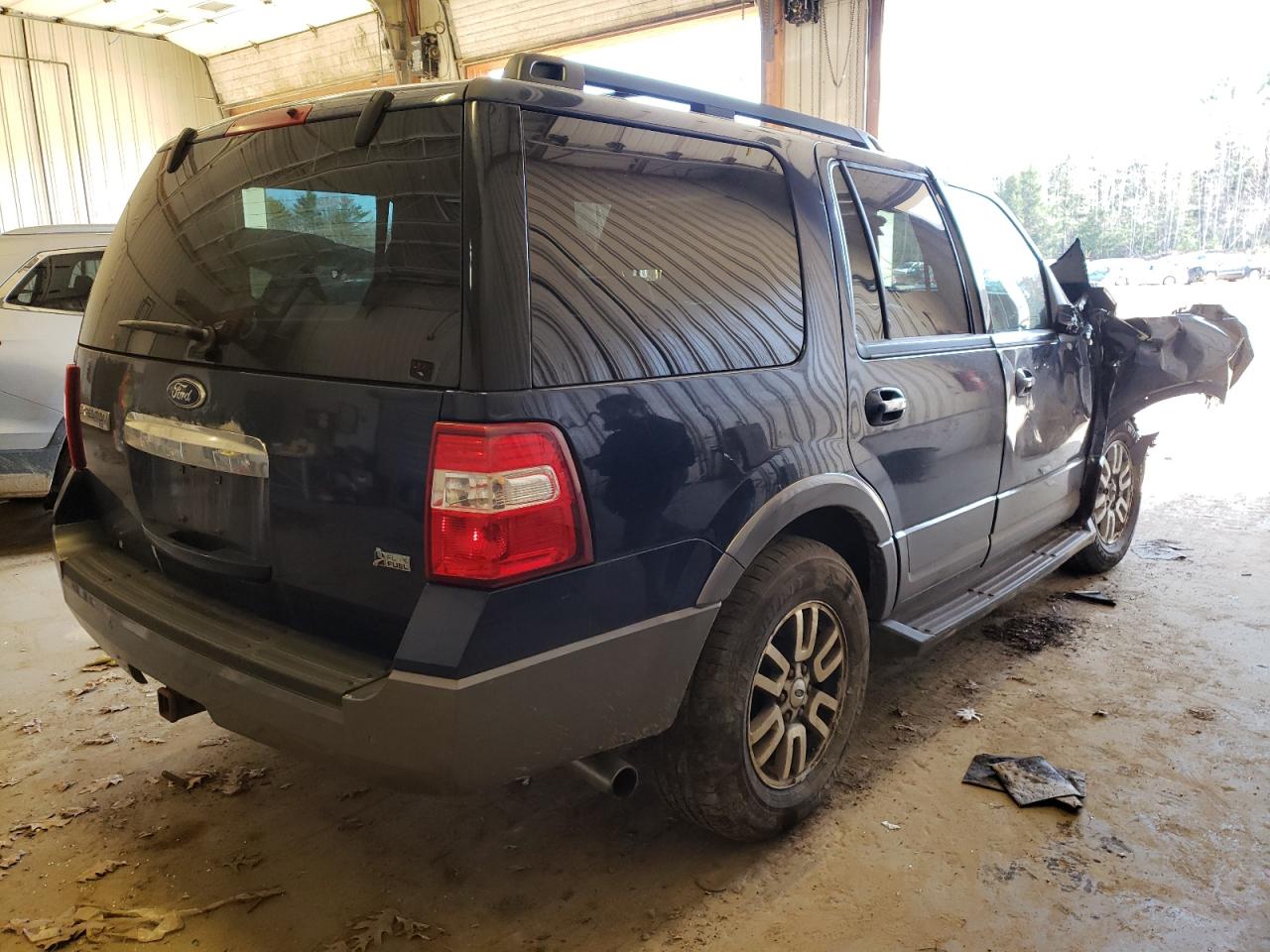 Photo 4 from auction – 2012 FORD EXPEDITION with VIN 1FMJU1J55CEF26667