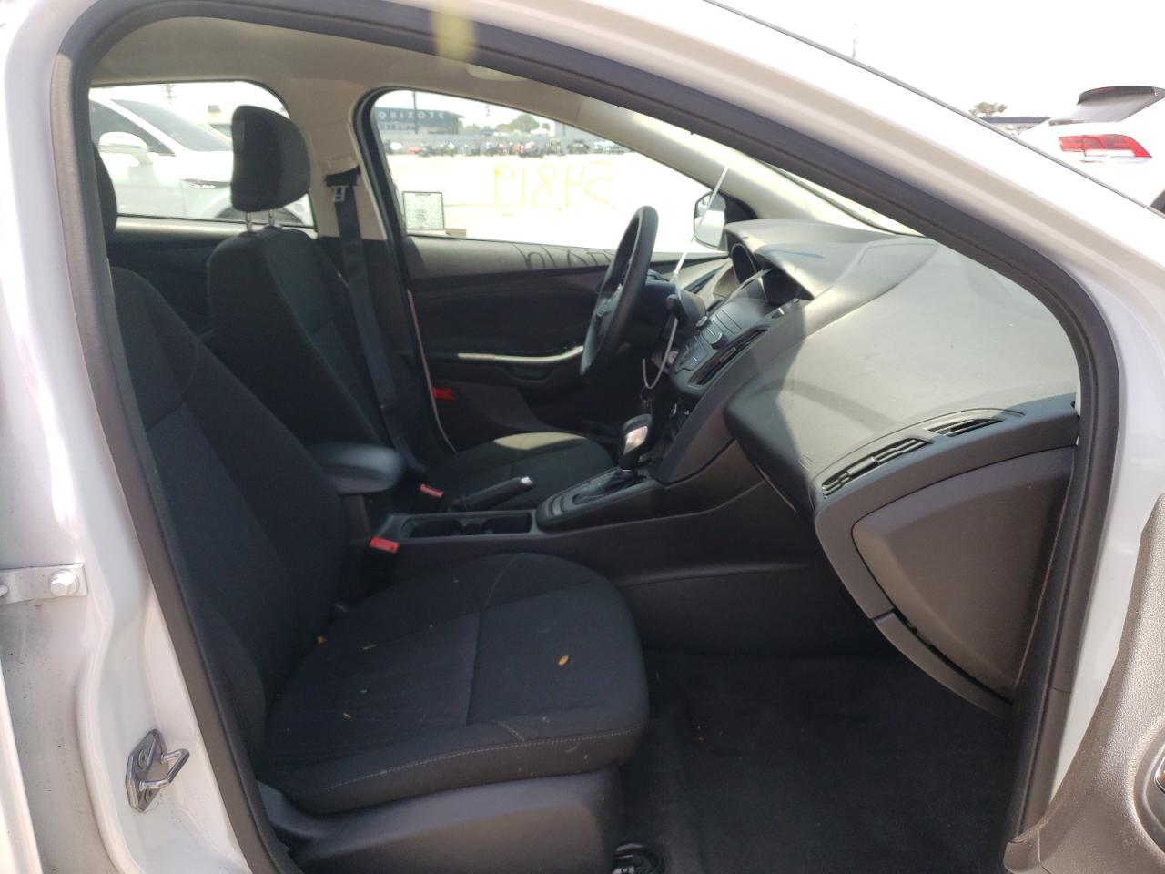 Фото 5 с аукциона – 2018 FORD FOCUS SE с VIN 1FADP3FE9JL270643