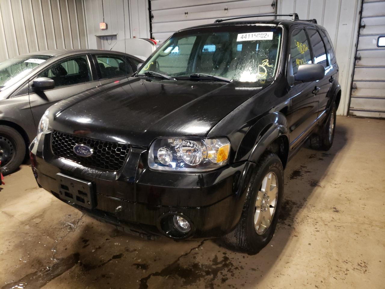 Photo 2 from auction – 2006 FORD ESCAPE LIM with VIN 1FMCU94166KA87274