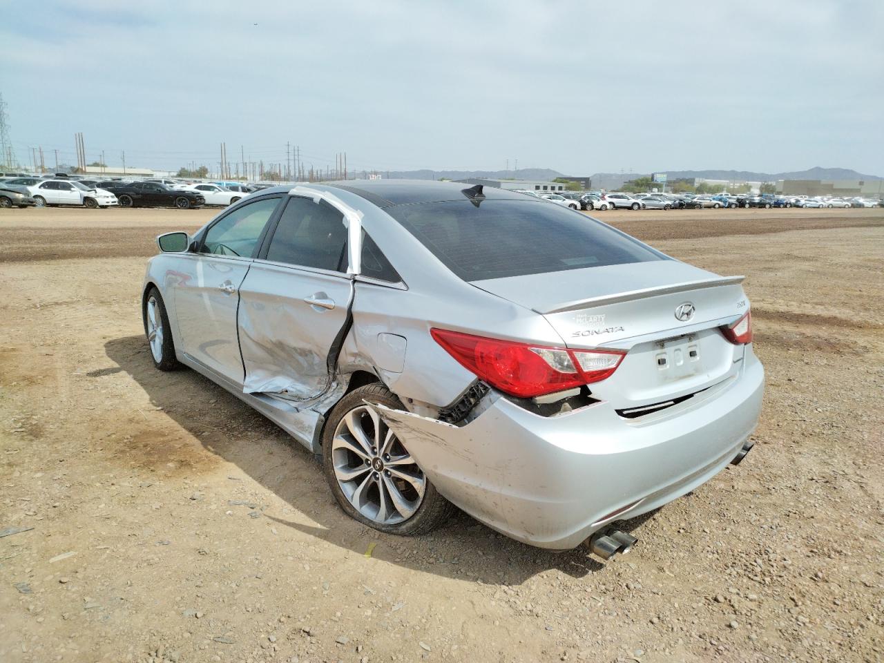 Photo 3 from auction – 2013 HYUNDAI SONATA SE with VIN 5NPEC4AB3DH622802