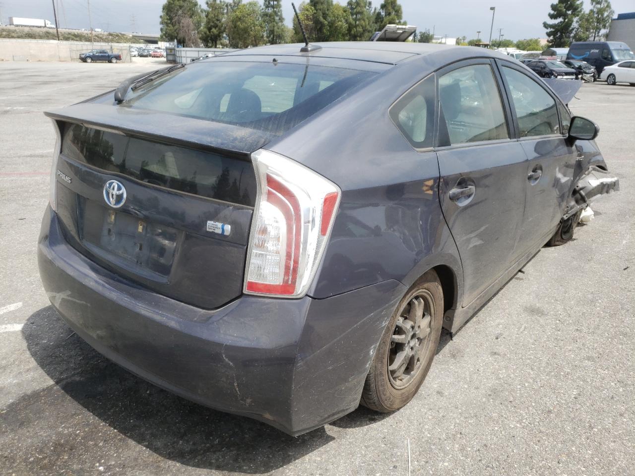 Photo 4 from auction – 2013 TOYOTA PRIUS with VIN JTDKN3DU5D5664165