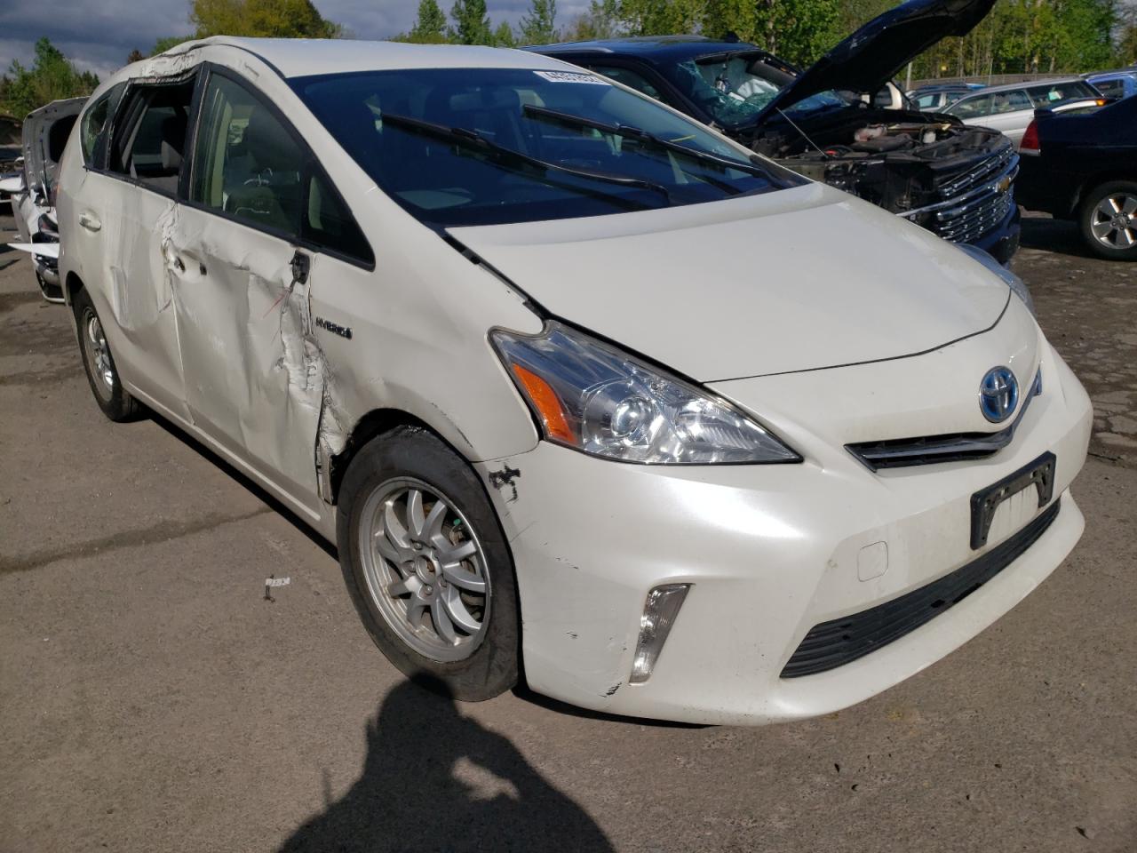TOYOTA PRIUS V 2014 with VIN JTDZN3EU9E3366115 - Photo from auction