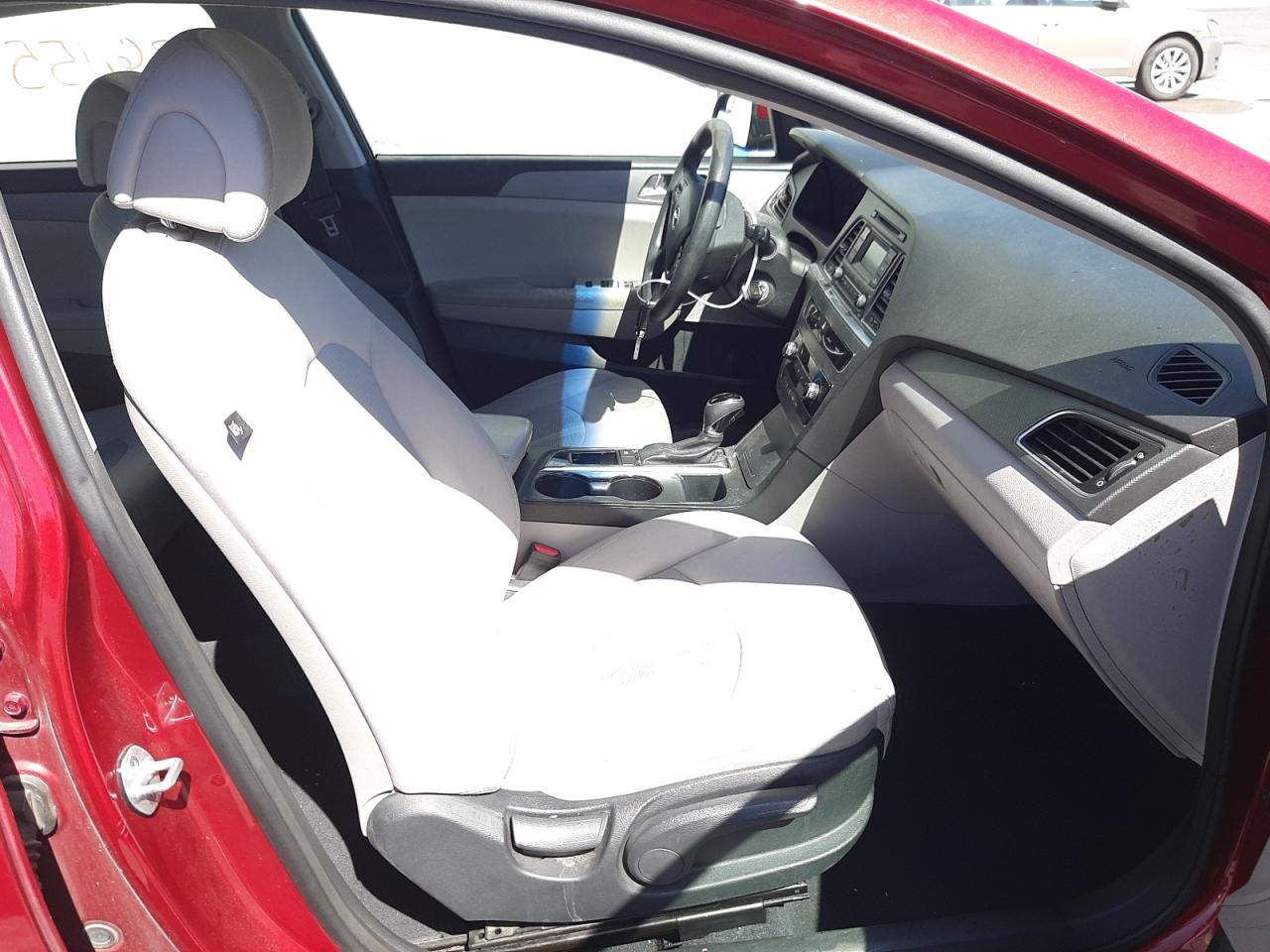 Photo 5 from auction – 2015 HYUNDAI SONATA SE with VIN 5NPE24AF3FH068623