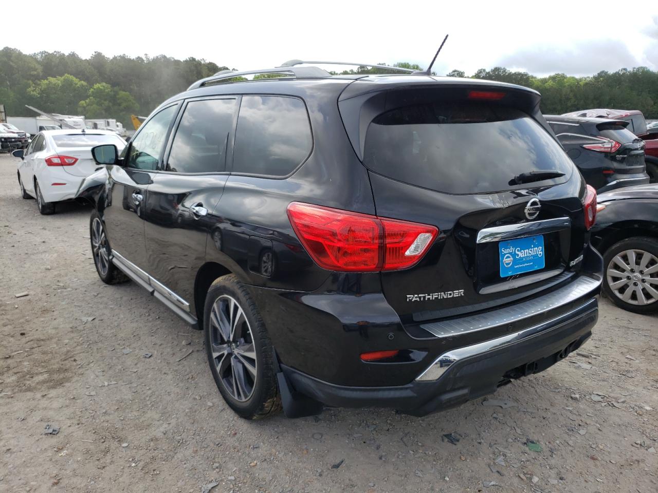 Photo 3 from auction – 2017 NISSAN PATHFINDER with VIN 5N1DR2MN0HC607773