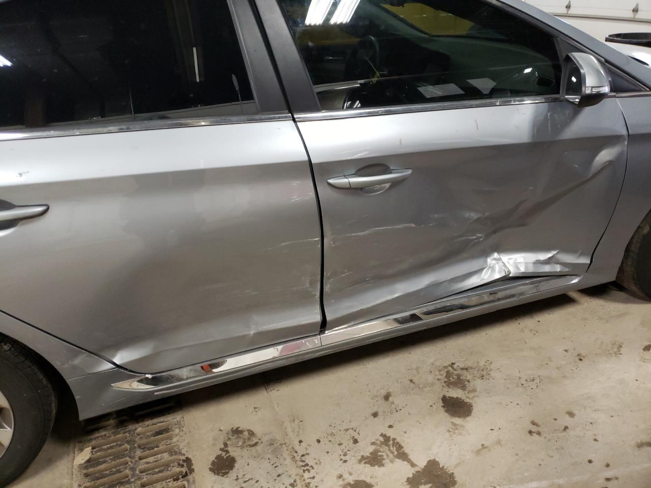 Photo 9 from auction – 2017 HYUNDAI SONATA SPO with VIN 5NPE34AF6HH438771