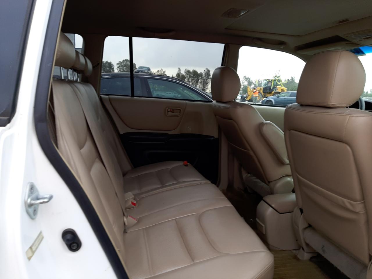 Photo 6 from auction – 2001 TOYOTA HIGHLANDER with VIN JTEGF21A910011771
