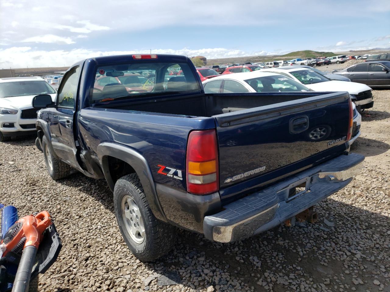 Photo 16 from auction – 2000 CHEVROLET SILVERADO with VIN 1GCEK14T3YZ283706