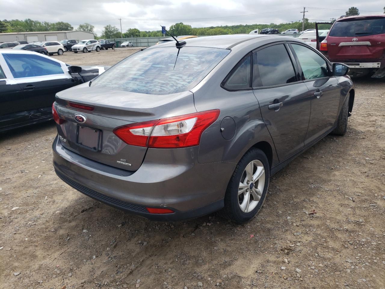 Photo 4 from auction – 2013 FORD FOCUS SE with VIN 1FADP3F27DL217207