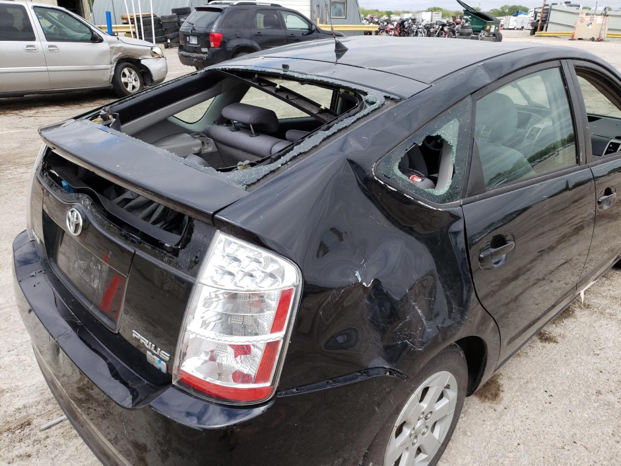 Photo 9 from auction – 2006 TOYOTA PRIUS with VIN JTDKB20U067525013