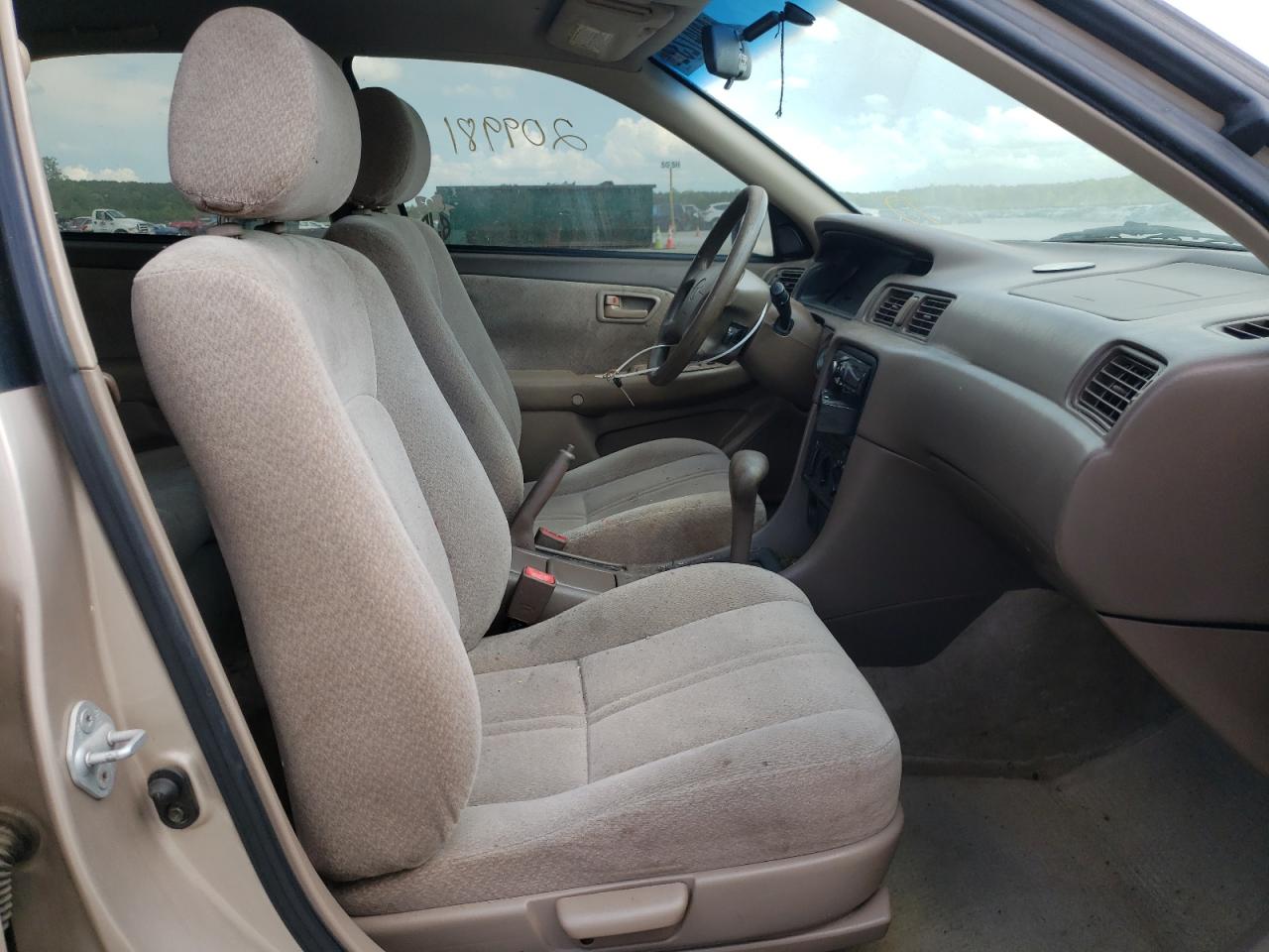 Photo 5 from auction – 2000 TOYOTA CAMRY CE with VIN 4T1BG22K2YU969720